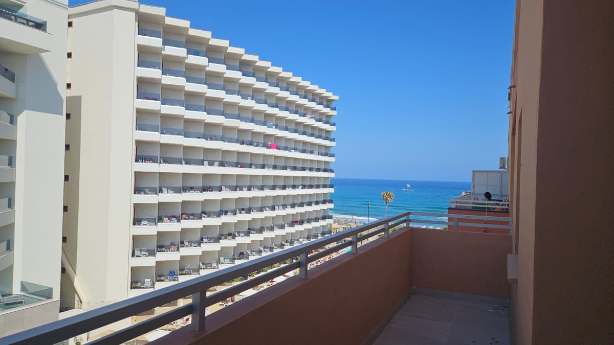 6c4ad1d2f5f4331a05e1c73c65a02c8e - 26