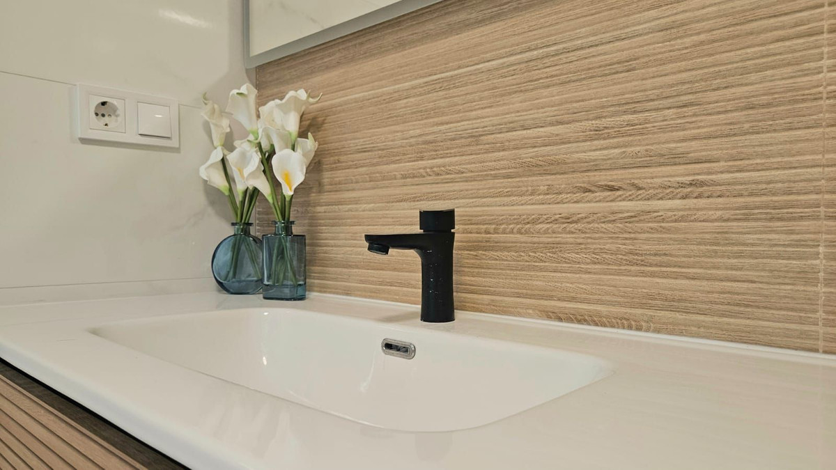 6c4ad1d2f5f4331a05e1c73c65a02c8e - 31