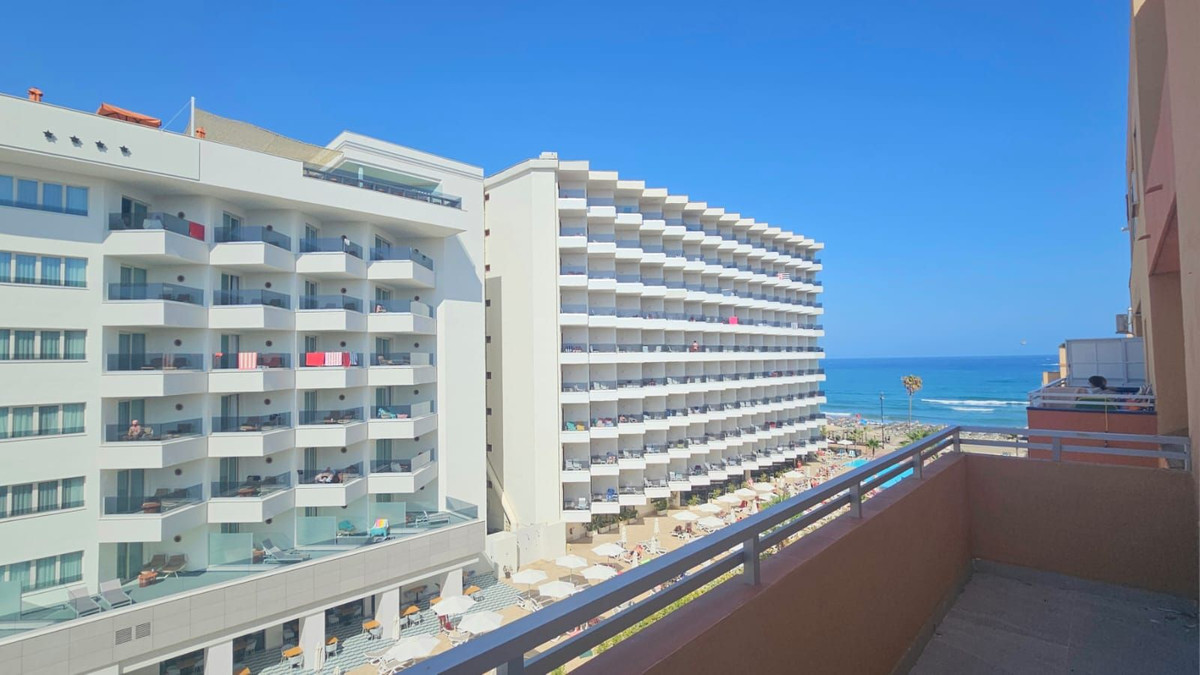 6c4ad1d2f5f4331a05e1c73c65a02c8e - 34