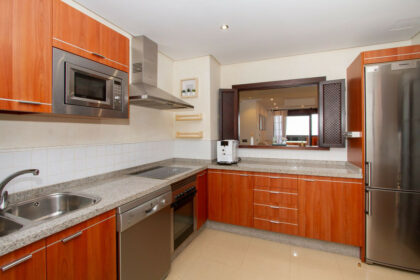 71f2b57ccb8737210c05cba46790b406 - 9