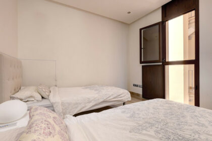 77a762bc3a6ced34c526664a1bfe0182 - 23