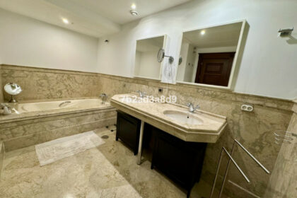 77af997fef387f589c1ededb38361396 - 24