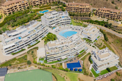 79c416e83037da5f03c1d805a1bb3919 - 63