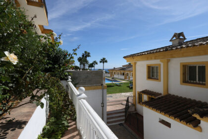 7b9cfb3c1bd33555cdd13935e8f9061c - 23