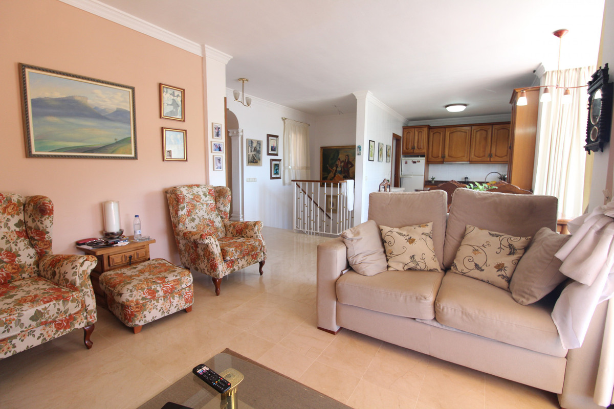 7d96b9362b7740653a54316185d652e9 - 8