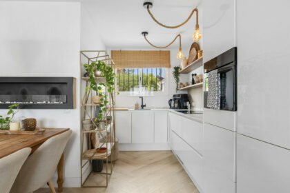 81d072369d11d0b2eee3c3b11c6d1a29 - 10