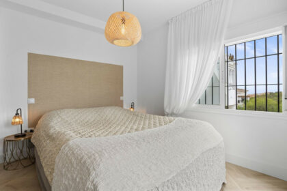 81d072369d11d0b2eee3c3b11c6d1a29 - 12