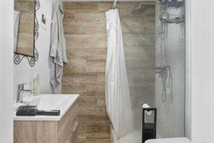 81d072369d11d0b2eee3c3b11c6d1a29 - 16