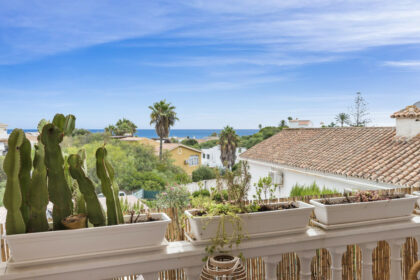 81d072369d11d0b2eee3c3b11c6d1a29 - 22