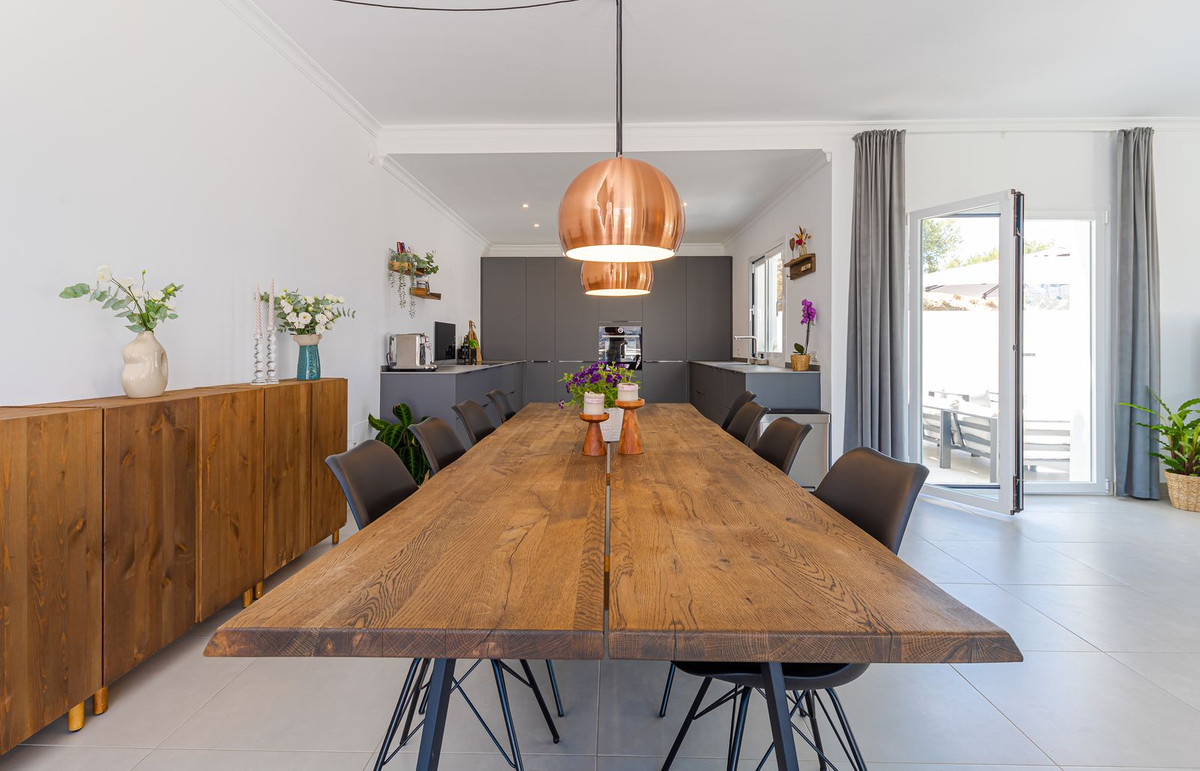 82a8a05e2692d3b5c0809ee9d5f09efb - 12