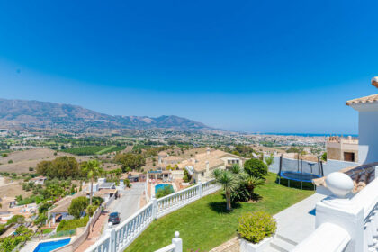 82a8a05e2692d3b5c0809ee9d5f09efb - 13