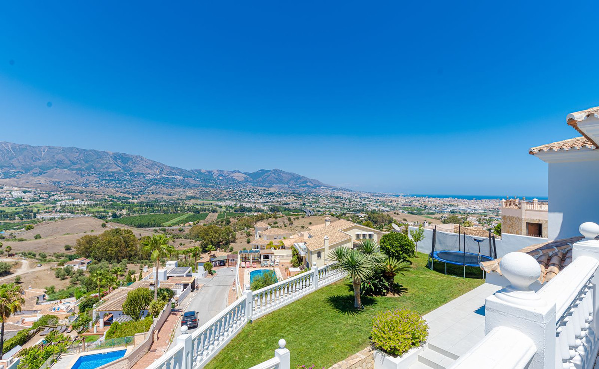 82a8a05e2692d3b5c0809ee9d5f09efb - 13