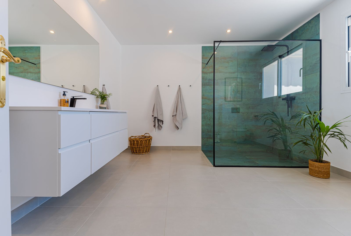 82a8a05e2692d3b5c0809ee9d5f09efb - 25