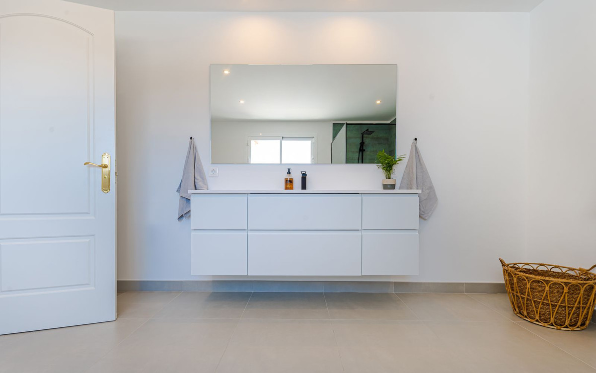 82a8a05e2692d3b5c0809ee9d5f09efb - 26