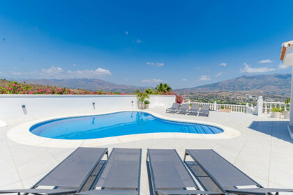 82a8a05e2692d3b5c0809ee9d5f09efb - 3