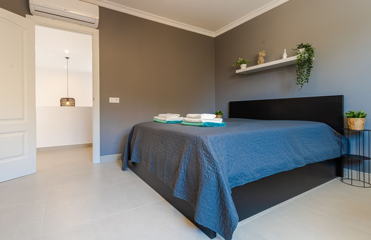 82a8a05e2692d3b5c0809ee9d5f09efb - 33