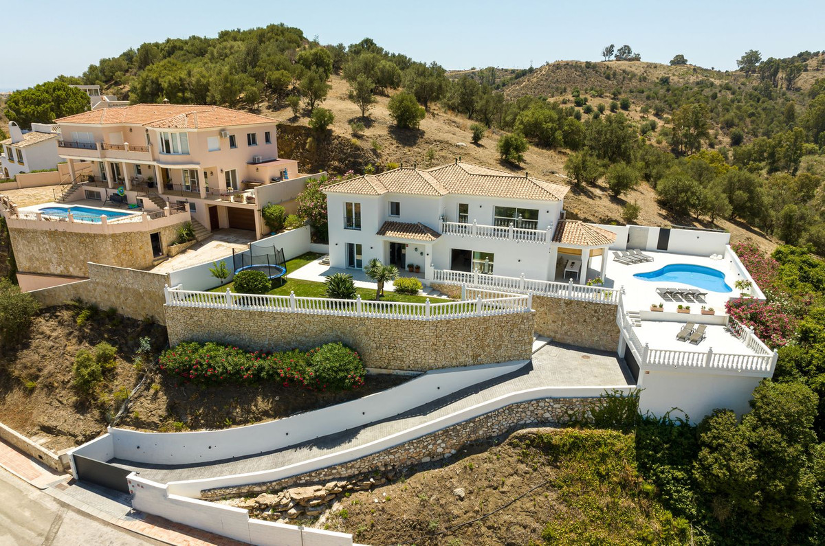 82a8a05e2692d3b5c0809ee9d5f09efb - 38