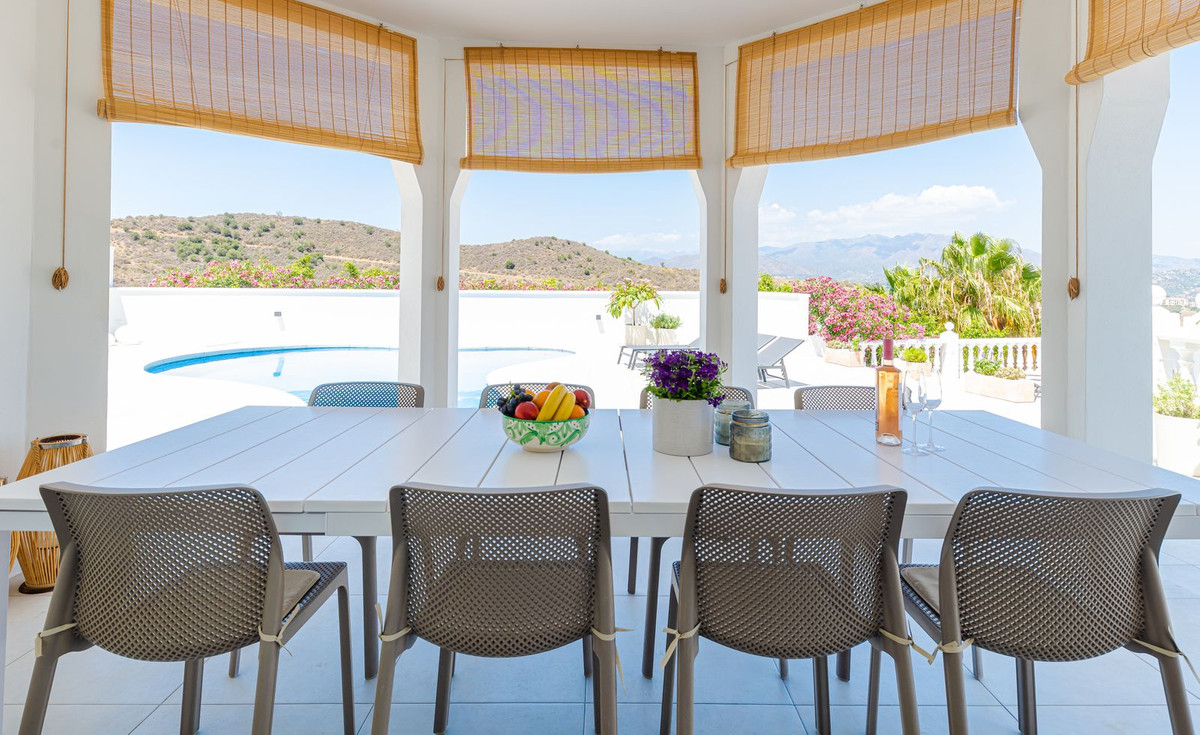 82a8a05e2692d3b5c0809ee9d5f09efb - 8