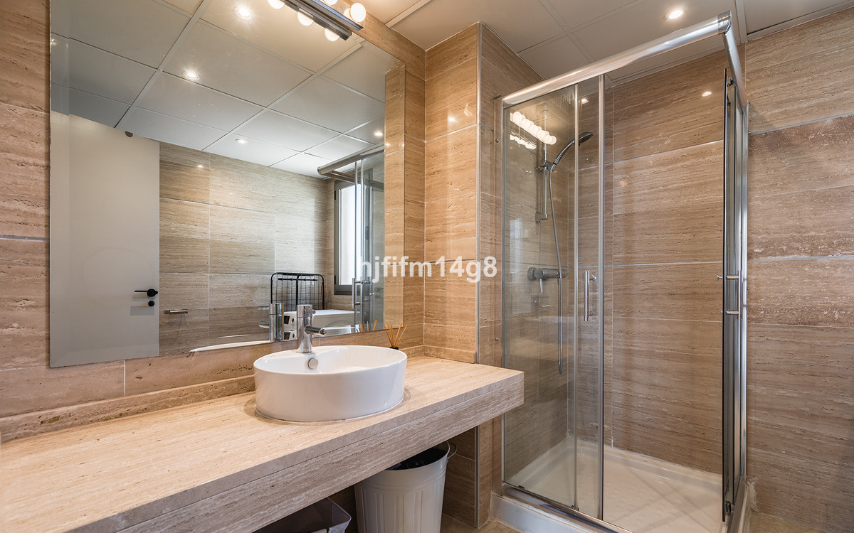 83330ed2ca10d70756789b0e070de37e - 16