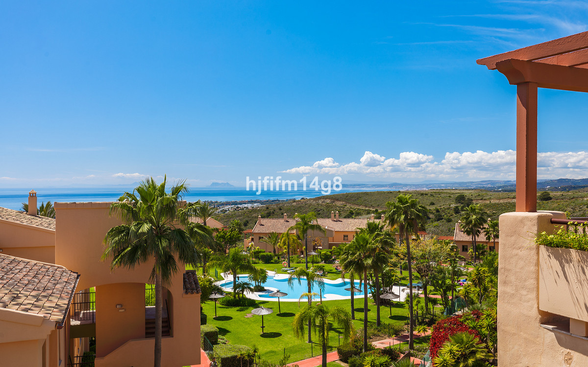 83330ed2ca10d70756789b0e070de37e - 18