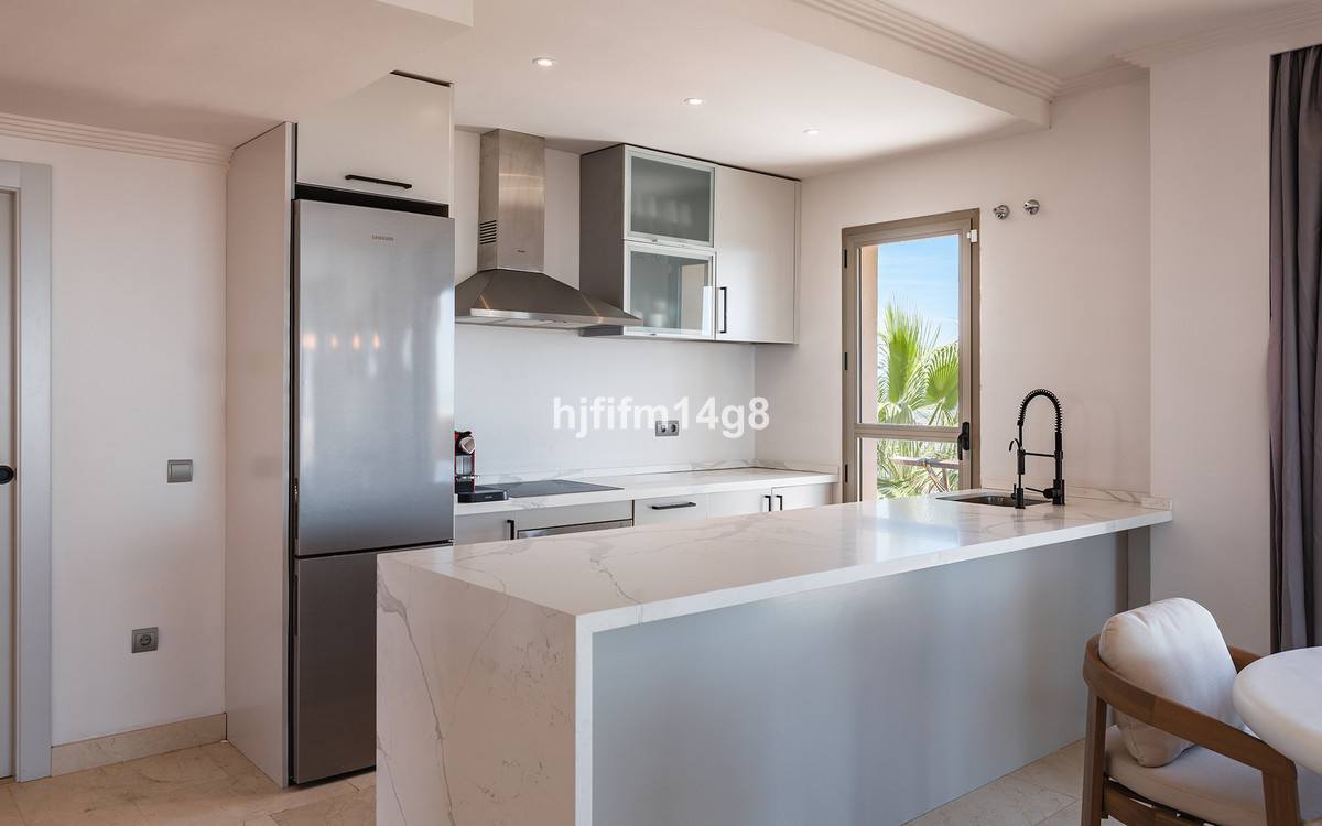 83330ed2ca10d70756789b0e070de37e - 9