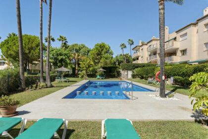 83ad12e9b6cc7f6bf699c22210f8a9ad - 18