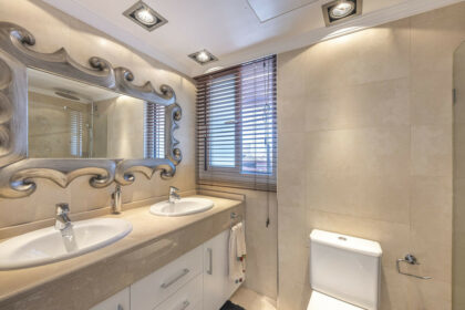 864f08c9bb2afa31635ea7bf415cd189 - 23