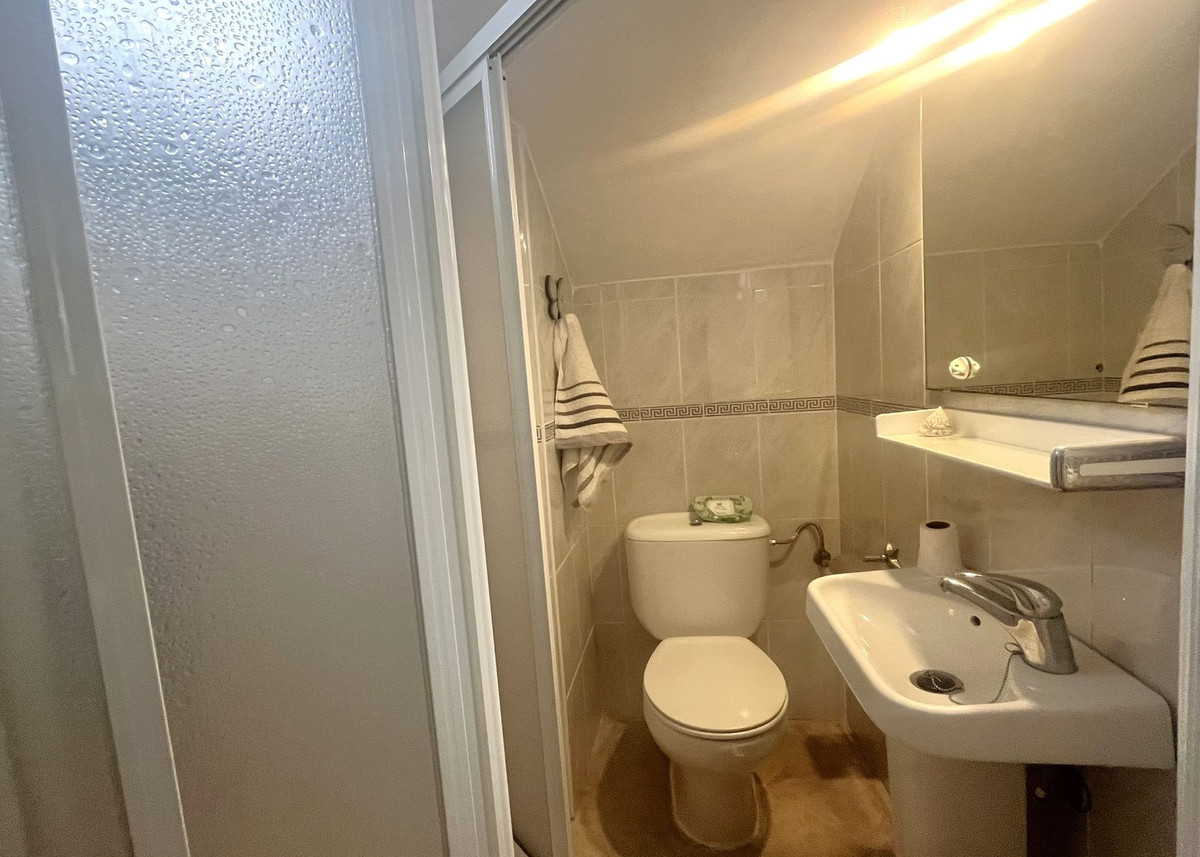 8b62a1d9b414b62f53bbb64a4547acc9 - 10