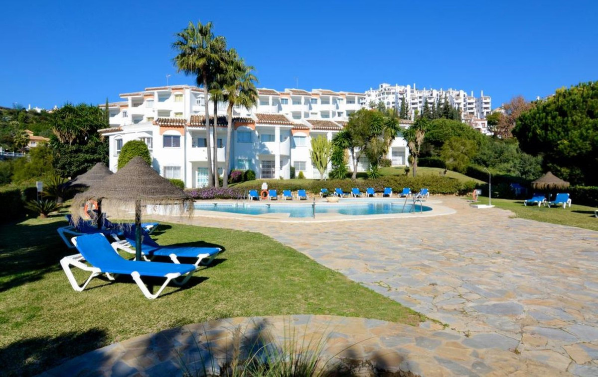 8b62a1d9b414b62f53bbb64a4547acc9 - 16