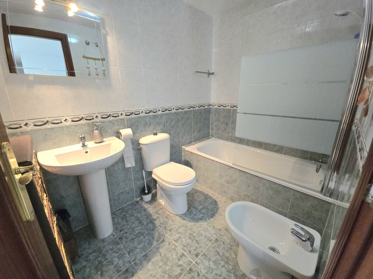 8bf348449fc2748116a0ee214da4ff29 - 12