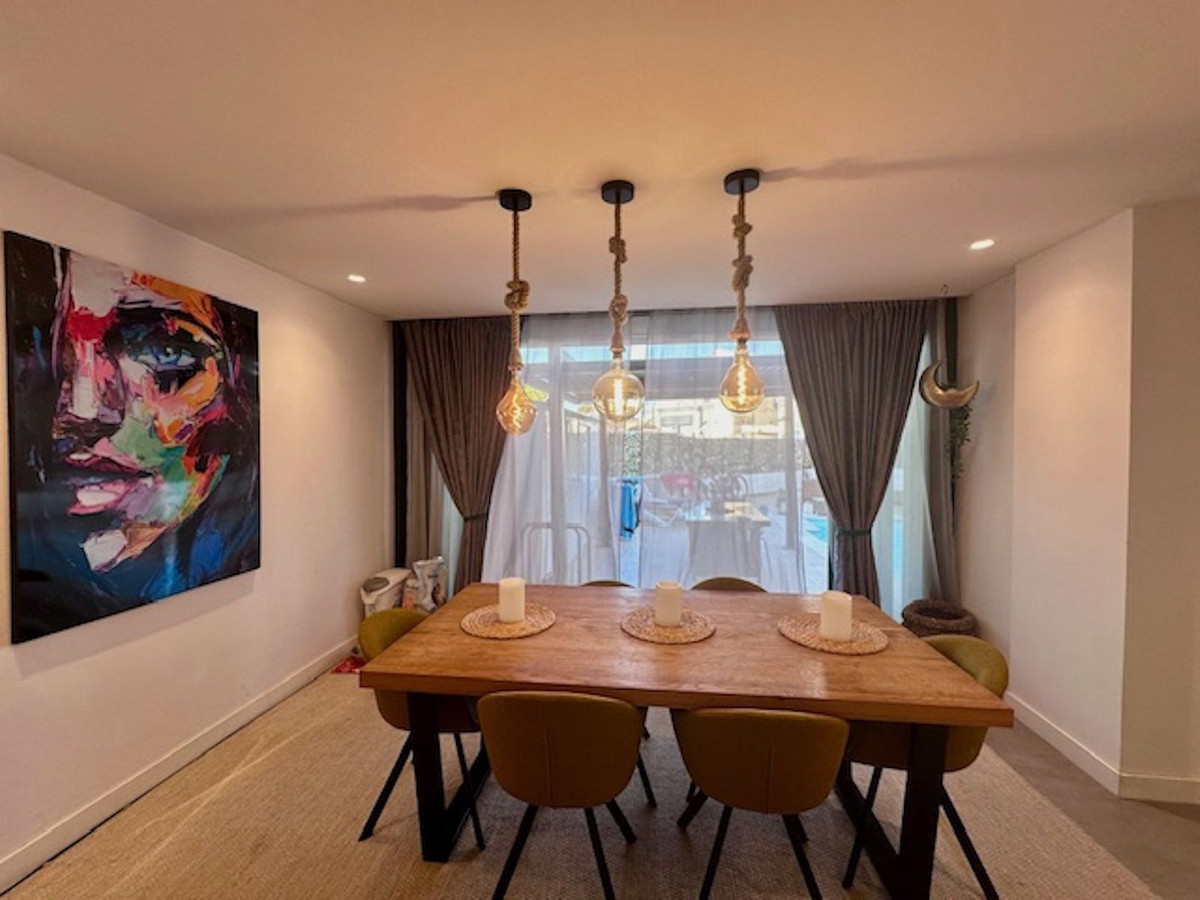 8e25668d3e2d689aa269545765841f68 - 18