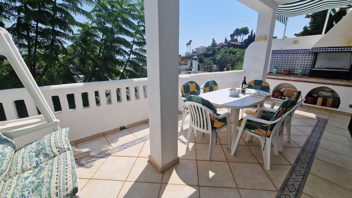 8fe3d40834b4e4acc0f6f9ed8b3ae60b - 14