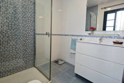 8fe3d40834b4e4acc0f6f9ed8b3ae60b - 3