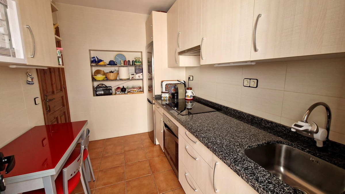 8fe3d40834b4e4acc0f6f9ed8b3ae60b - 9