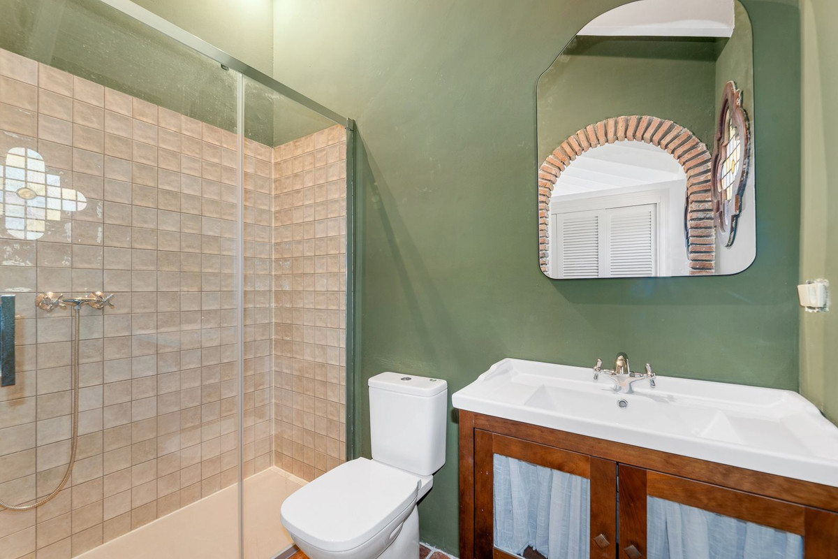 924010a9af008565207e7833fc6495d0 - 12