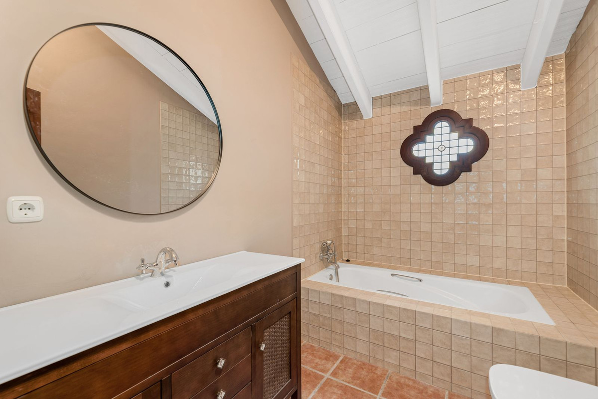 924010a9af008565207e7833fc6495d0 - 13