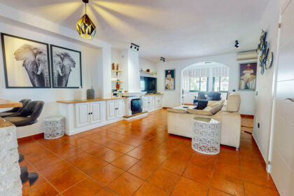 92ddd4fc77763ffeff5af749d0581a88 - 1