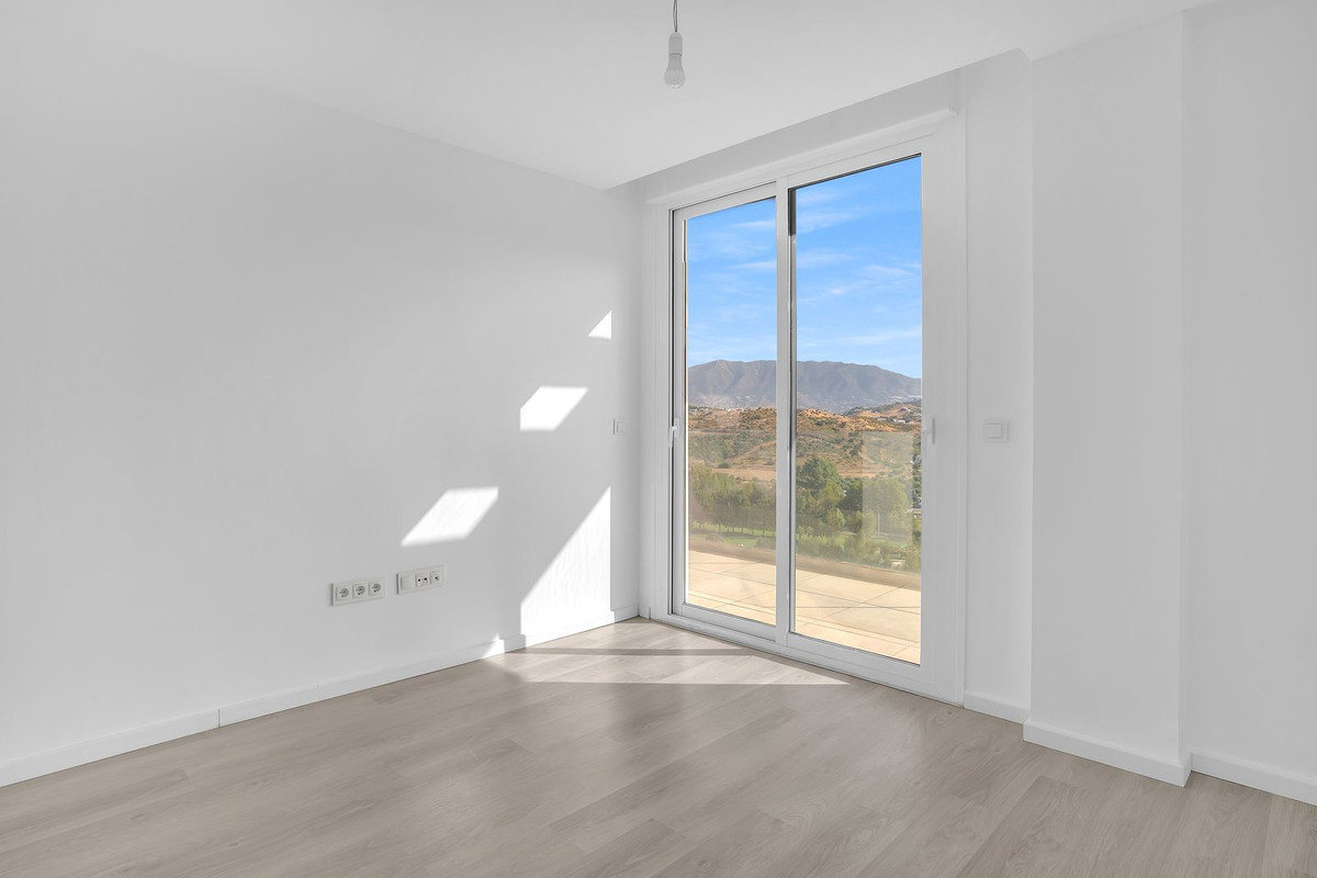 9366be48407099af9164d0c1f58e95c4 - 12