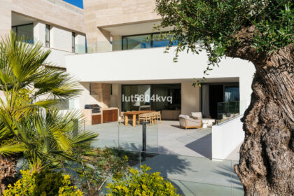 941d919a7c0b28713b73a395eb4ee34c - 3