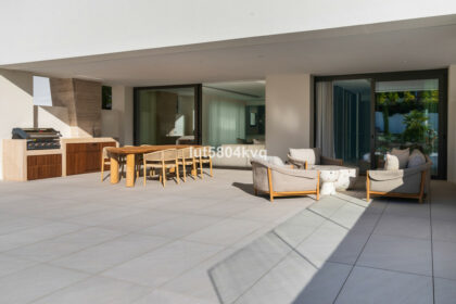 941d919a7c0b28713b73a395eb4ee34c - 9