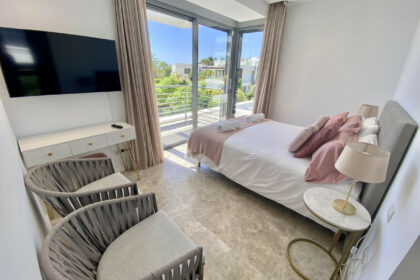 9600efe5694af83ec0df811a9bf81119 - 19