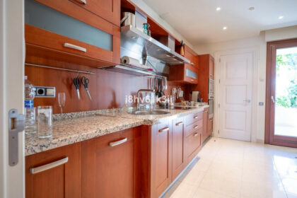 97113704c1b6e32f6a127a2f6817d6a6 - 37