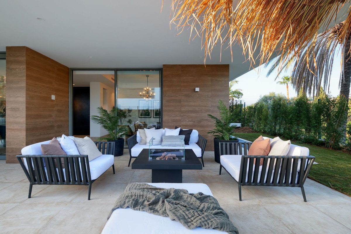 985e6bac08fd04343f2b00b27861d3e6 - 15