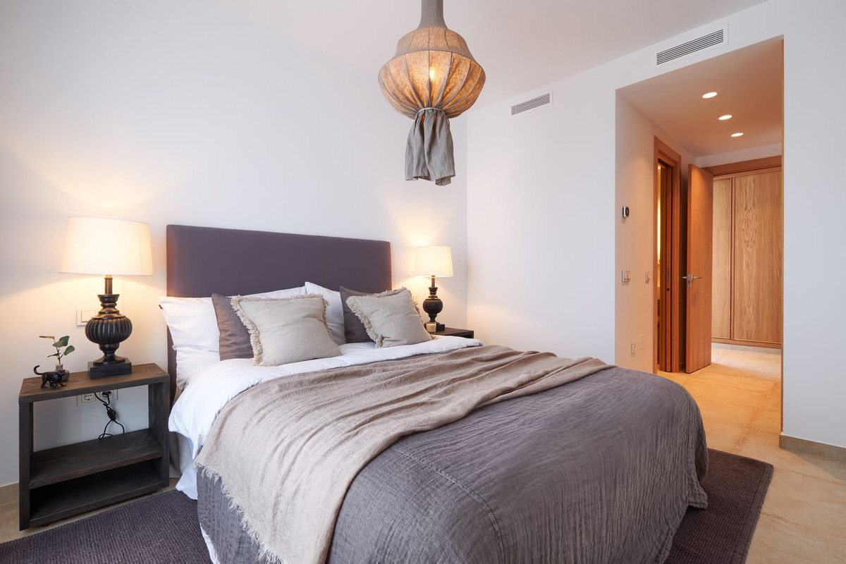 985e6bac08fd04343f2b00b27861d3e6 - 18