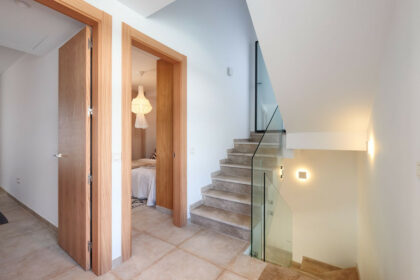 985e6bac08fd04343f2b00b27861d3e6 - 21