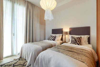 985e6bac08fd04343f2b00b27861d3e6 - 22