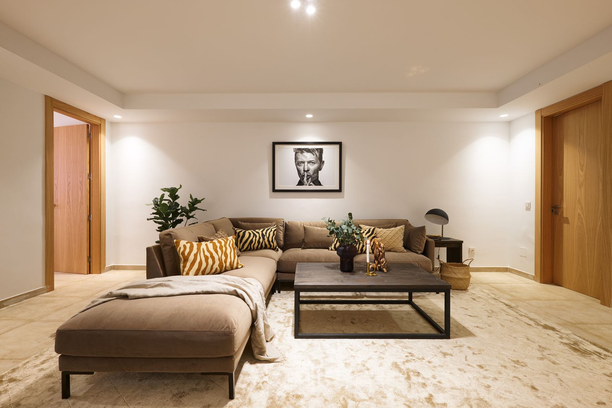 985e6bac08fd04343f2b00b27861d3e6 - 31