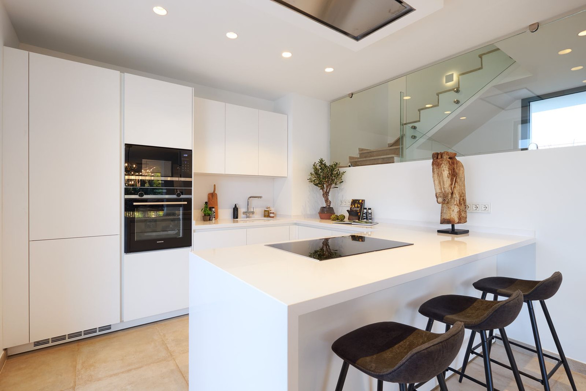 985e6bac08fd04343f2b00b27861d3e6 - 6