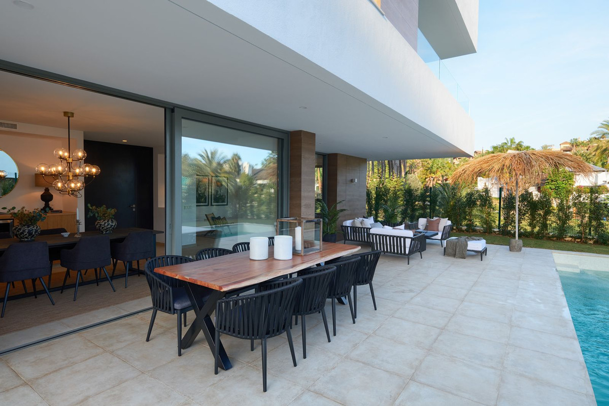 985e6bac08fd04343f2b00b27861d3e6 - 7