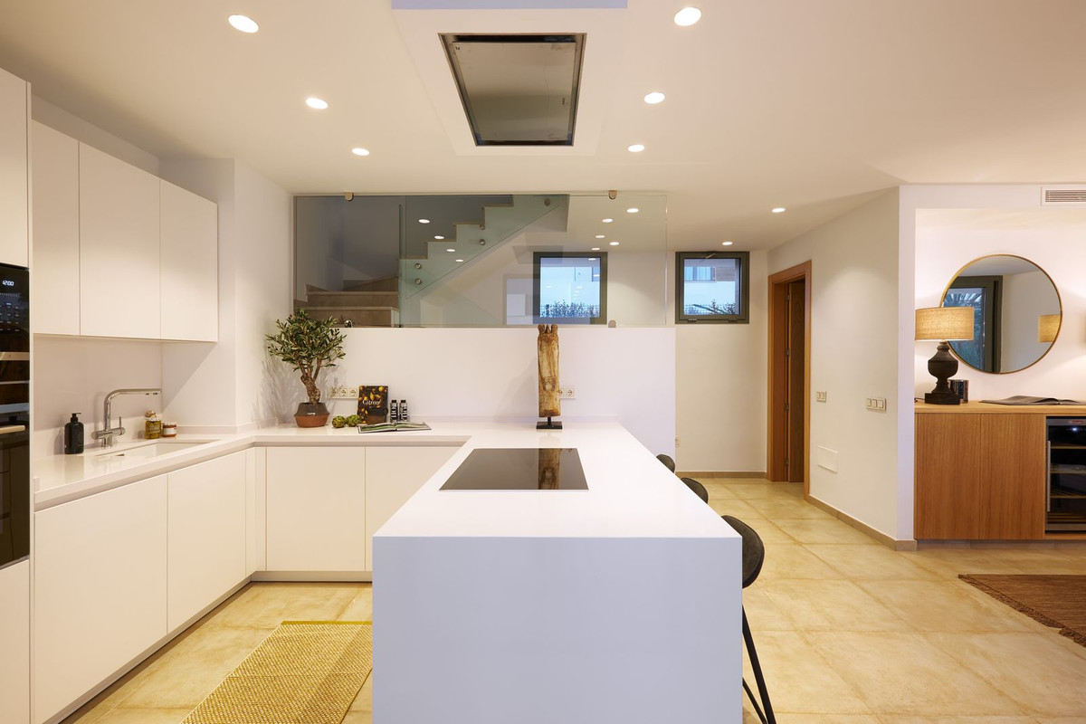 985e6bac08fd04343f2b00b27861d3e6 - 8